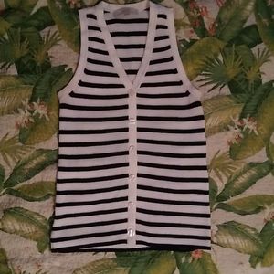 Sleeveless stretch cable knit tank